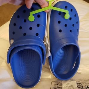 NWT unisex Crocs blue bolt mens 4 womens 6